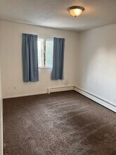 276 Fireoved Dr, Unit 2 in Anchorage, AK - Building Photo - Building Photo