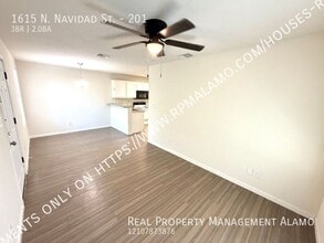1615 N Navidad St in San Antonio, TX - Building Photo - Building Photo