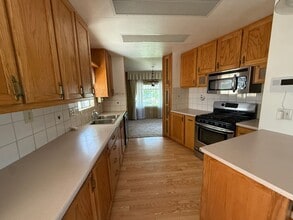 101 Jones St in Bodfish, CA - Foto de edificio - Building Photo