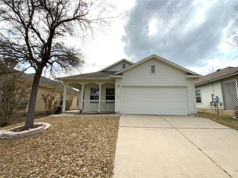 9208 Brents Elm Dr in Austin, TX - Building Photo