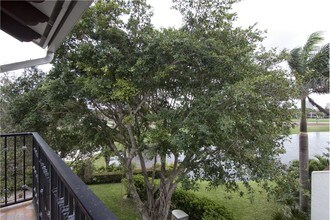 1950 Presidential Way-Unit -9 in West Palm Beach, FL - Building Photo - Building Photo