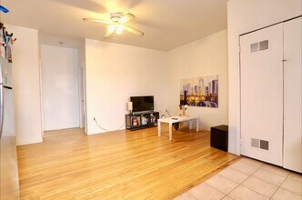 206 4th St-Unit -4F in Jersey City, NJ - Building Photo - Building Photo