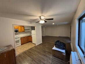 33 Scarborough Ln in Wappingers Falls, NY - Building Photo - Building Photo