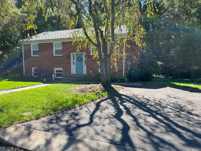 2310 Wayne Ave in Charlottesville, VA - Foto de edificio