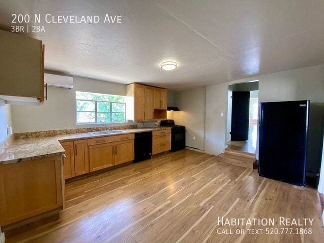 200 N Cleveland Ave in Bisbee, AZ - Building Photo - Building Photo