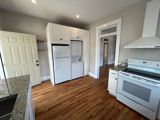 323 Huger St in Charleston, SC - Building Photo - Building Photo