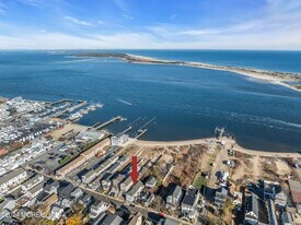 48 5th St in Highlands, NJ - Building Photo