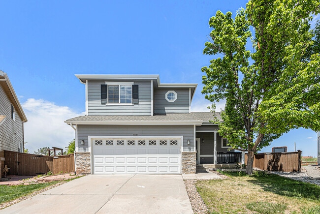 property at 3833 E Aldenbridge Cir