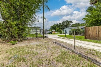 5680 Durrance Rd in Mulberry, FL - Building Photo - Building Photo