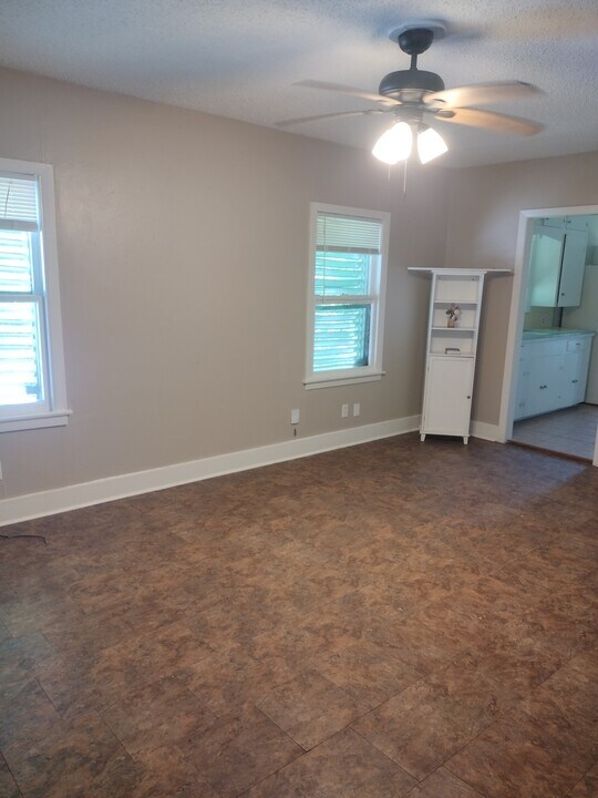 6113 Avenue Q 1/2, Unit 2 in Galveston, TX - Building Photo