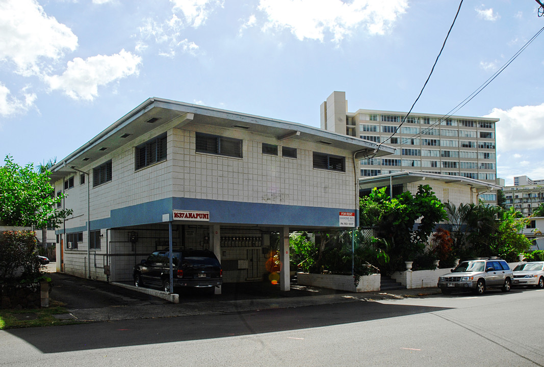 1637 Anapuni St in Honolulu, HI - Building Photo