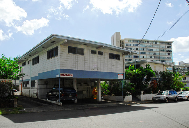 1637 Anapuni St