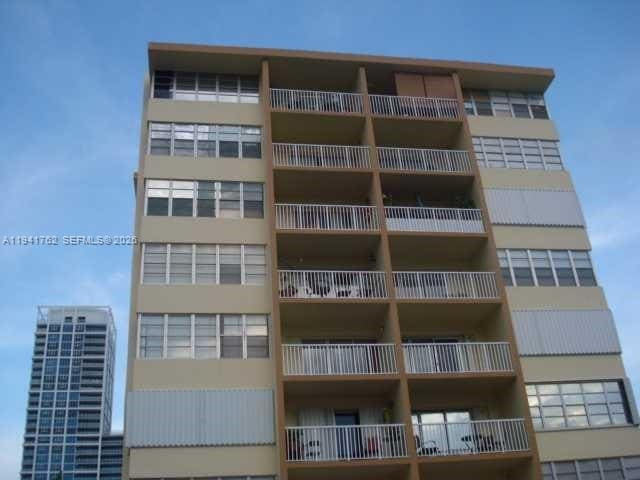 6855 Abbott Ave in Miami Beach, FL - Building Photo - Building Photo
