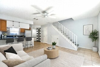 2734 62nd Ave N in St. Petersburg, FL - Foto de edificio - Building Photo