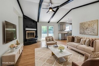 311 Lincolnshire Ct in Irving, TX - Building Photo - Building Photo