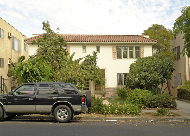 1155 N Fuller Ave in West Hollywood, CA - Foto de edificio - Building Photo