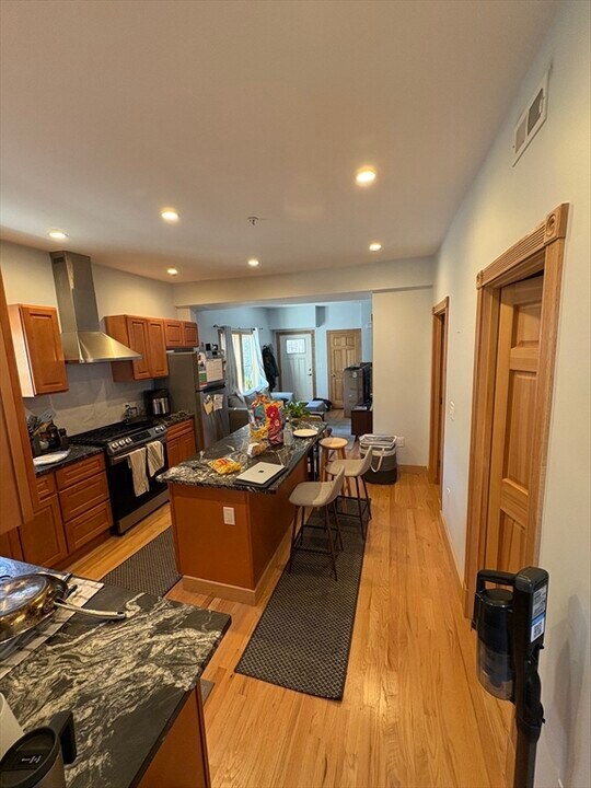 32 Tolman St in Boston, MA - Building Photo