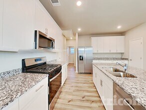 5116 Saddle Clb Dr, Unit 474 in Georgetown, TX - Building Photo - Building Photo