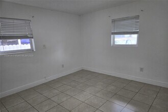 1825 NW 4th St in Miami, FL - Building Photo - Building Photo