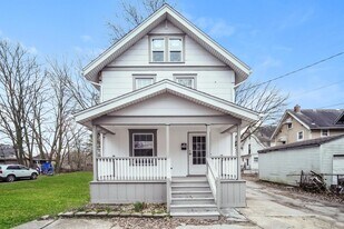196 Butler Ct in Akron, OH - Building Photo