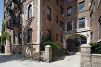 30-56 30th St in Astoria, NY - Foto de edificio - Building Photo