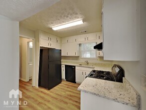 3050 Brook Hollow Dr in Rex, GA - Building Photo - Building Photo