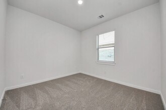 1642 Portia Ln in Conroe, TX - Foto de edificio - Building Photo