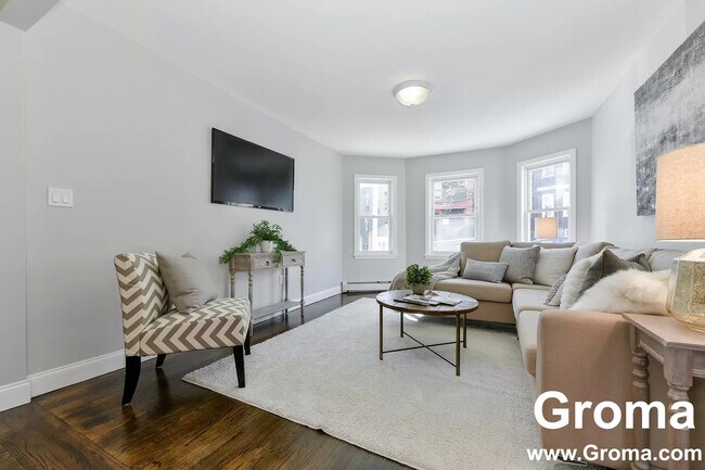 21 Rowell St, Unit 1 in Boston, MA - Building Photo - Building Photo