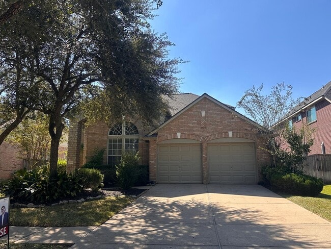 5819 Brook Bend Dr in Sugar Land, TX - Building Photo - Building Photo