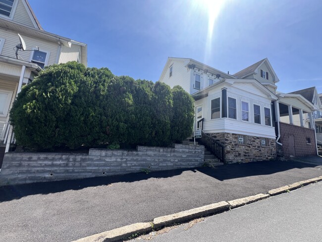 property at 711 2nd Ave
