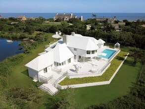 64 West End Rd in East Hampton, NY - Building Photo - Building Photo