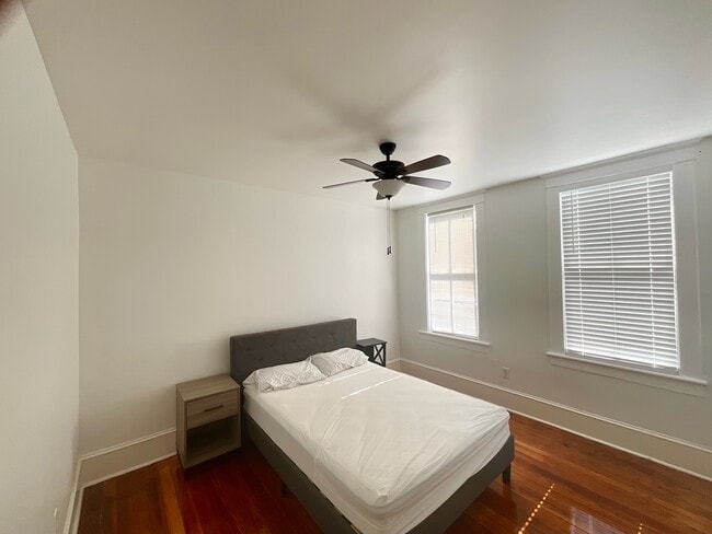 128 E Waldburg St, Unit 128 E. Waldburg in Savannah, GA - Building Photo - Building Photo