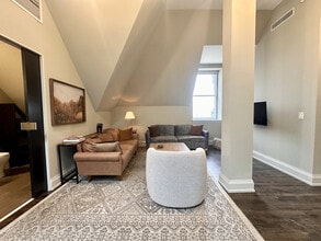 225 E Michigan St, Unit ID1379026P in Milwaukee, WI - Foto de edificio - Building Photo