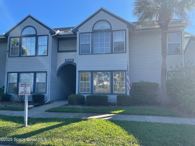 property at 4890 Lake Waterford Way W