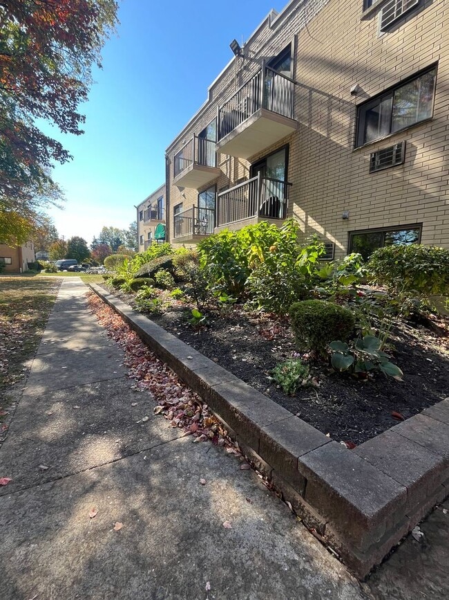 1575 W Street Rd in Warminster, PA - Building Photo - Building Photo