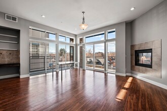 1488 N Madison St-Unit -403 in Denver, CO - Building Photo - Building Photo