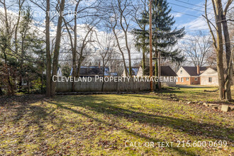 1000 Keystone Dr in Cleveland Heights, OH - Building Photo - Building Photo