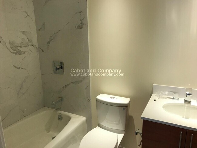 209 Newbury St in Boston, MA - Building Photo - Building Photo