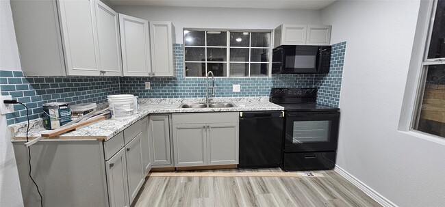 property at 2634 Tidewater Dr