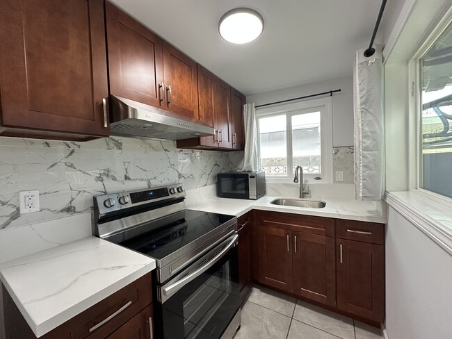 99-741 Hulumanu St, Unit 101 in Aiea, HI - Building Photo - Building Photo