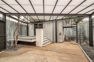 2029 Dunlavy St in Houston, TX - Building Photo - Building Photo