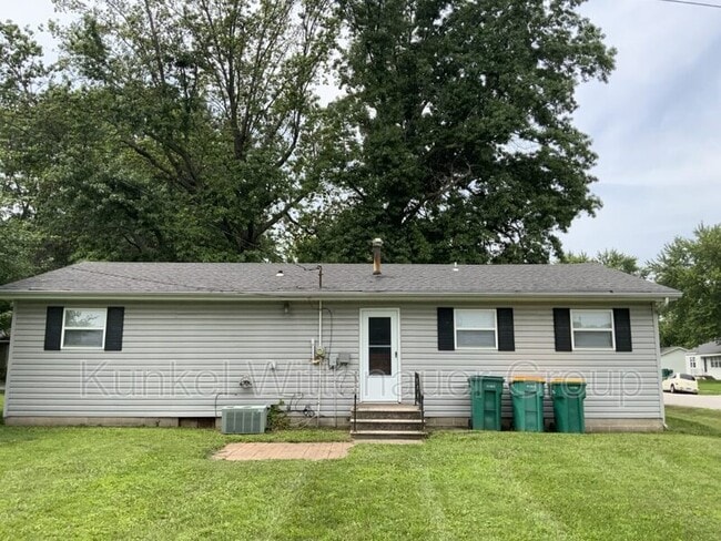 203 Renee Dr in O'Fallon, IL - Building Photo - Building Photo