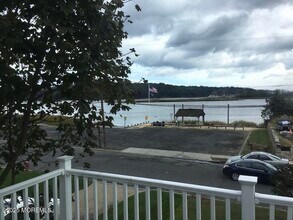 8 Ave of Two Rivers in Rumson, NJ - Building Photo - Building Photo