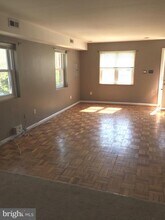 2336 Fairview Terrace in Alexandria, VA - Building Photo - Building Photo