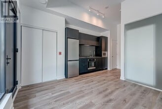 88 Agnes St in Mississauga, ON - Building Photo - Building Photo