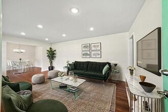 2038 S Akin Dr in Atlanta, GA - Building Photo - Building Photo