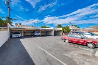 6307 - 6311 8th Ave in Los Angeles, CA - Foto de edificio - Building Photo