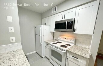 5812 Royal Ridge Dr, Unit O in Springfield, VA - Building Photo - Building Photo
