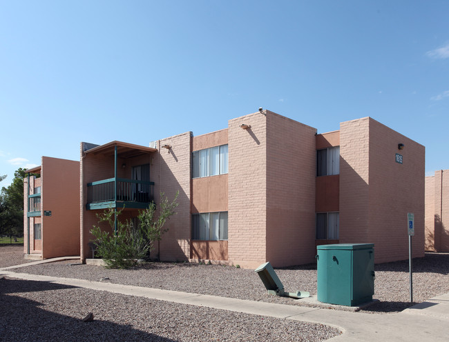 Greenview Apartments in Tucson, AZ - Foto de edificio - Building Photo