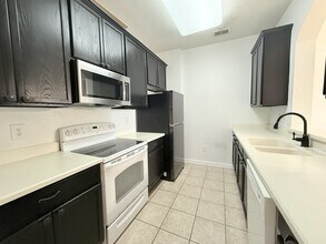 3326 Robert Trent Jones Dr in Orlando, FL - Building Photo - Building Photo